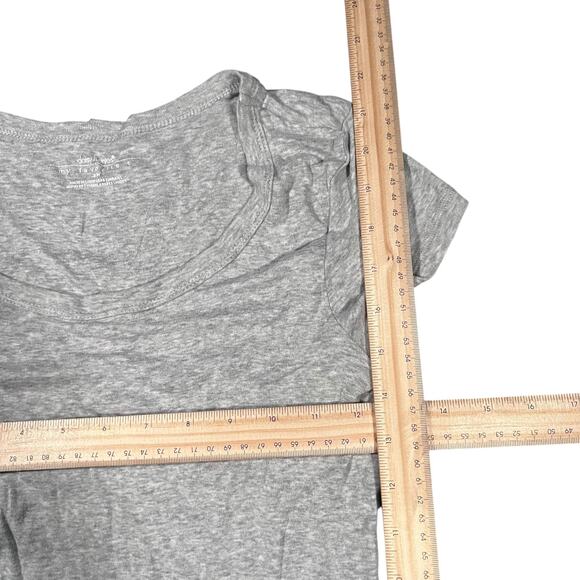 Daisy Fuentes M Minimalist Scoop Neck Tee Gray Fitted 2000s Casual - Picture 3 of 4